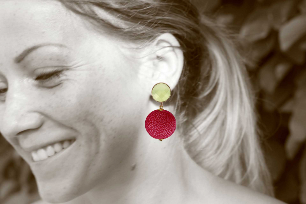 Schlangenlederohrringe in himbeer und hellgrün