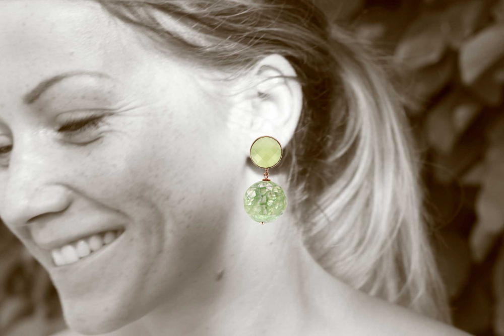 Schlangenlederohrringe in zartem Grün