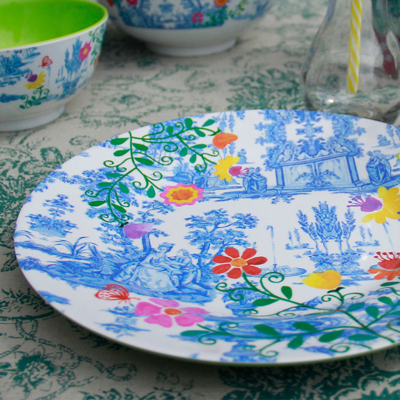 Goldene Blätter am pinken Quartz-Cabochon - Ohrstecker