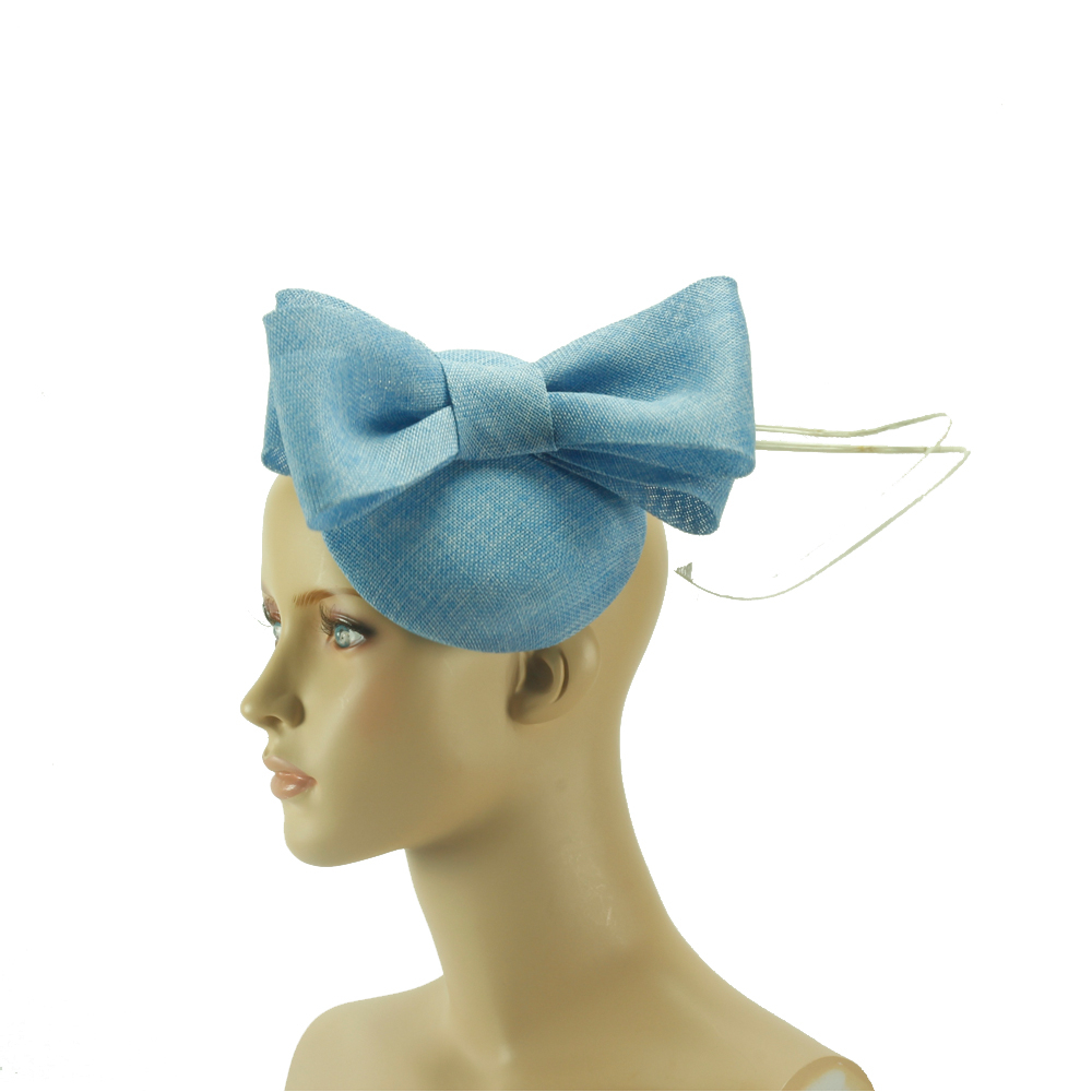 Fascinator - hellblaue Schleife