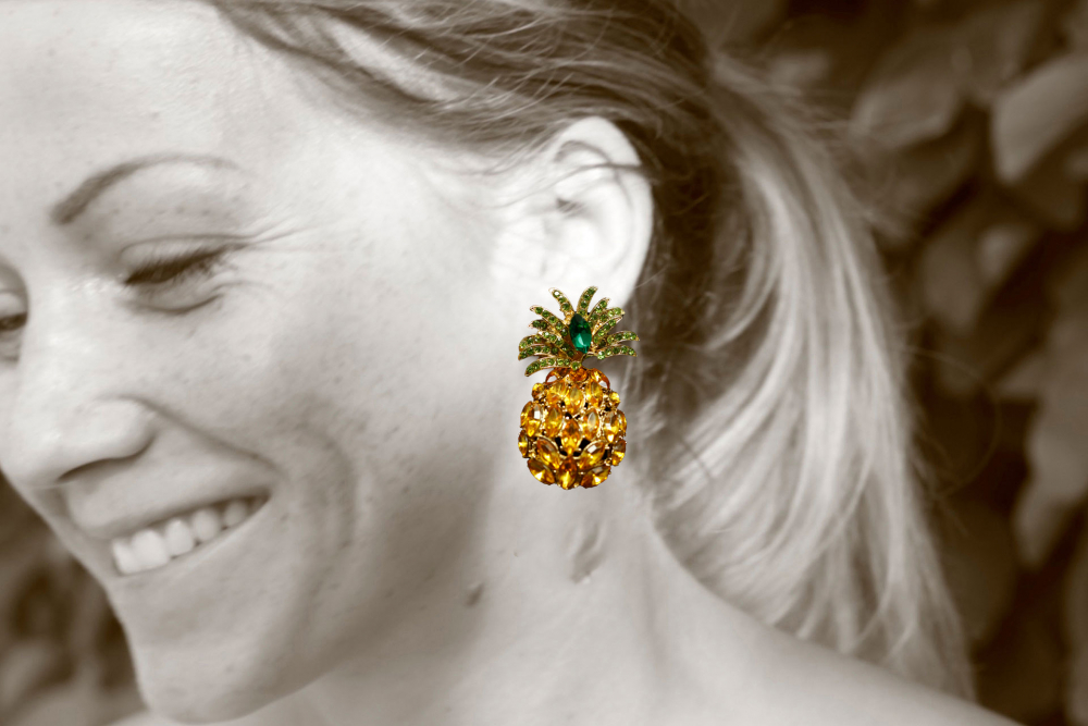 Tropisches Funkeln: Exklusive Ananas-Ohrringe mit Kristallen