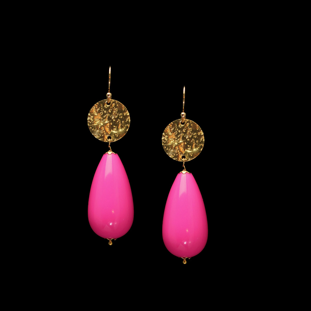 Romantische Ohrringe in Pink mit vergoldeten Details – Eleganz in jeder Bewegung