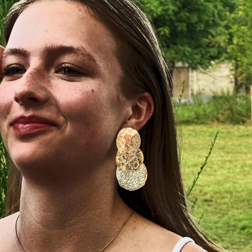 Elegante Ohrringe aus Messing – Ein zeitloses Statement für die moderne Göttin