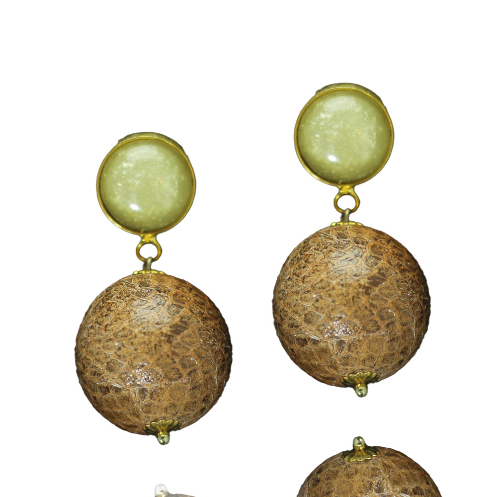 Lederkugel in Herbstfarben