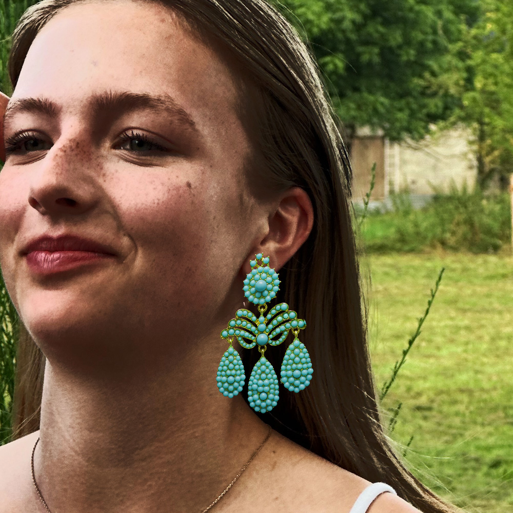 Opulente Eleganz in Türkis – Ein Statement für besondere Anlässe