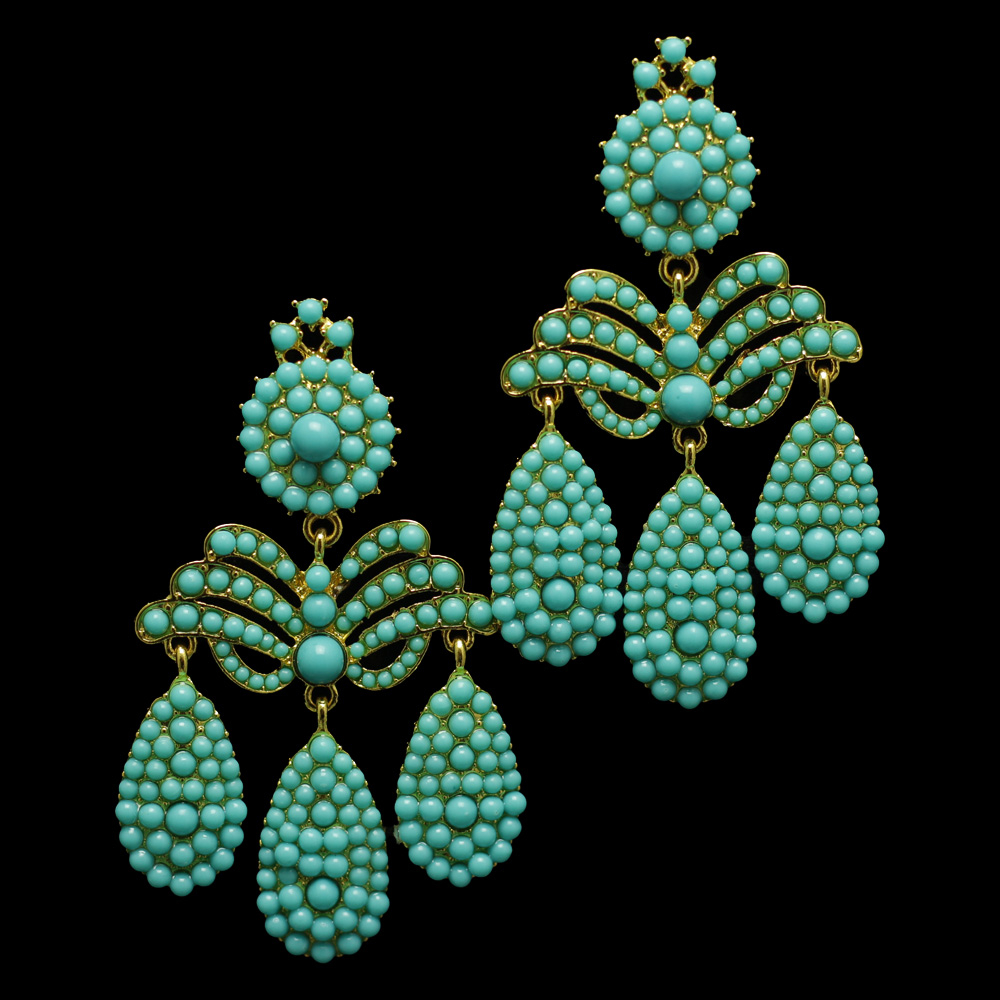 Opulente Eleganz in Türkis – Ein Statement für besondere Anlässe