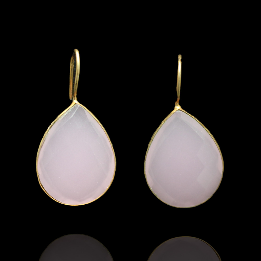 Sanfte Eleganz – Tropfenförmige Rosenquarz-Ohrringe