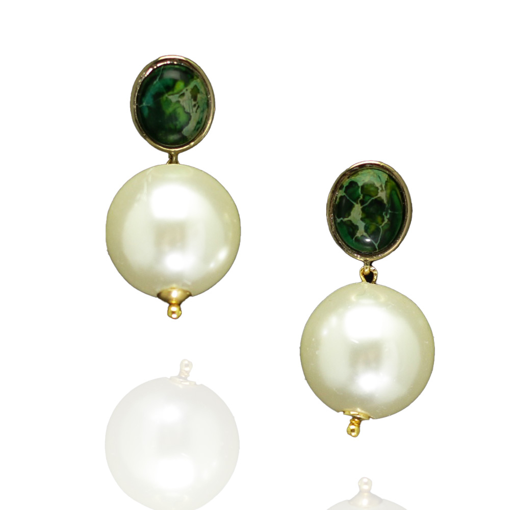 Eleganz der Natur: Ohrringe mit grüner Raffinesse