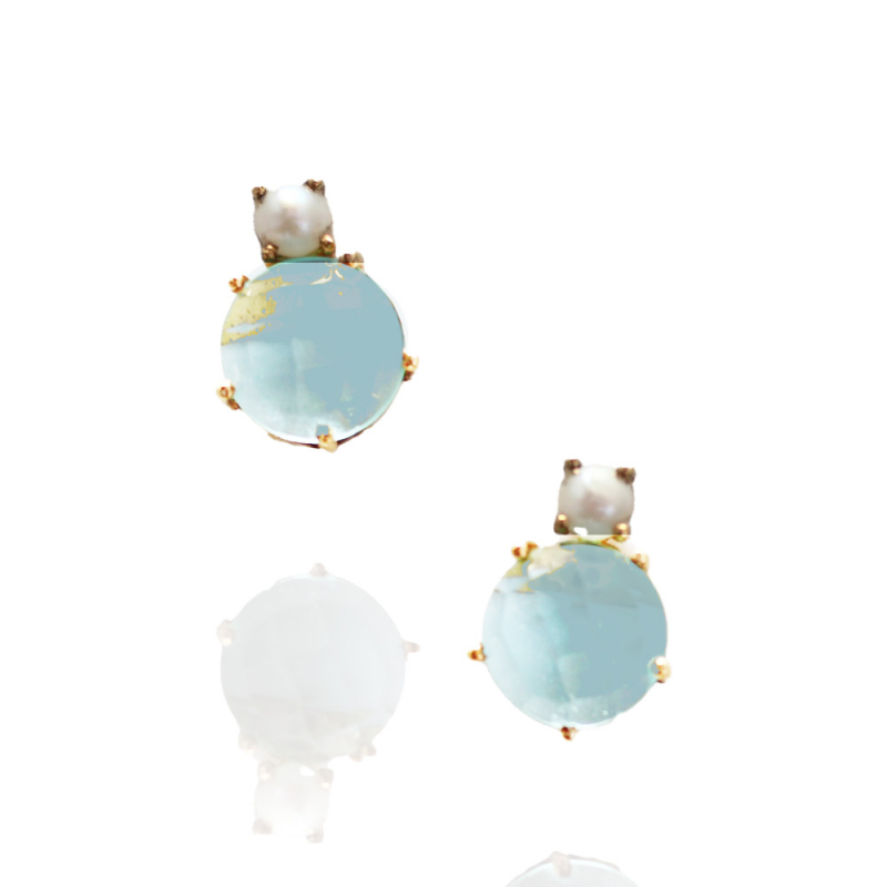 Hauch von Himmel – Ohrringe mit facettiertem Aqua Chalcedon und Perlen