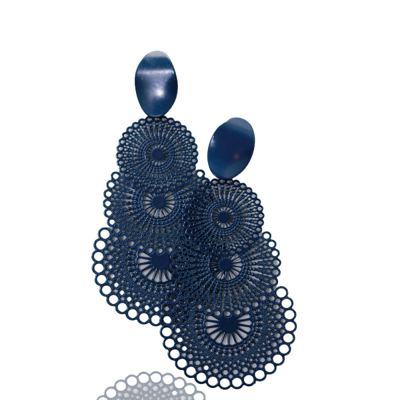 Romantische blaue Metall-Ohrringe – Filigrane Kunstwerke in besonderem Design