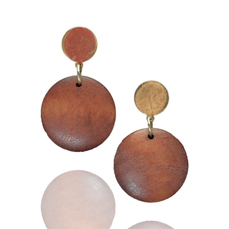 Natürliche Eleganz: Vergoldete Ohrringe mit Holz